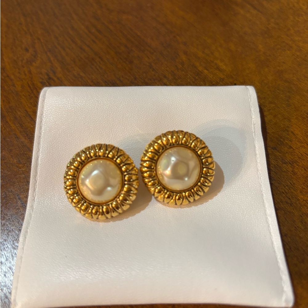 Chanel authentic Gold plated with faux Pearl Earrings